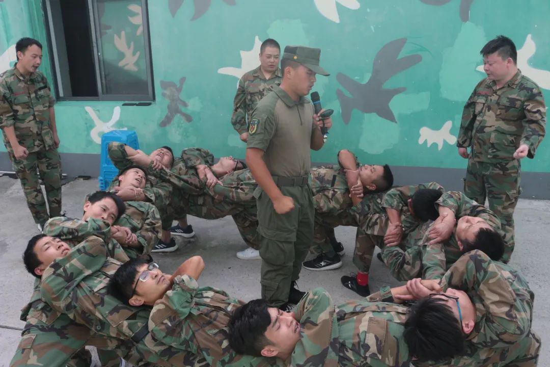 “一个团队只有一个声音”——顺铭2020上海西点卓越军团训练营,上海西点军训
